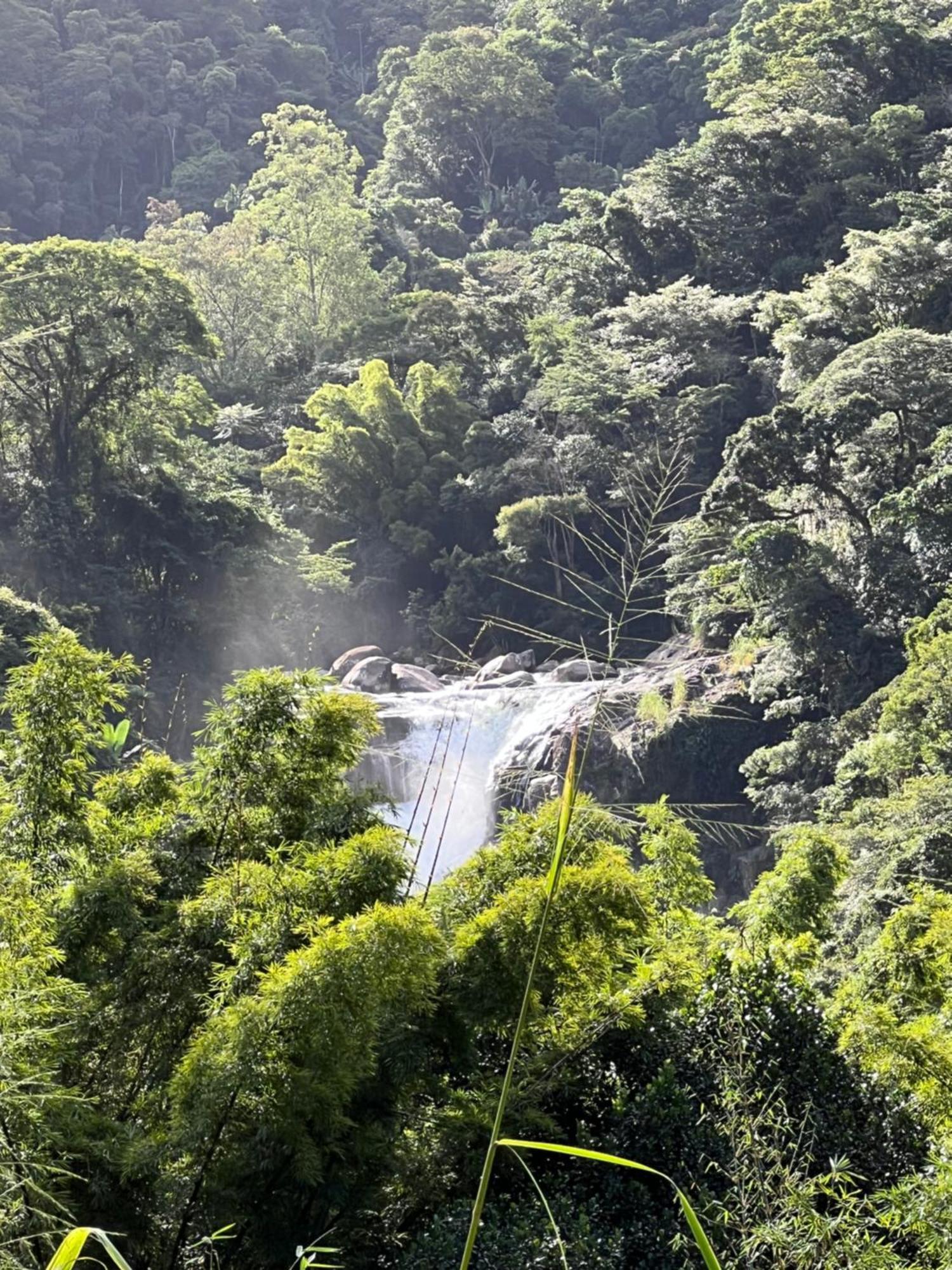 Casinha Branca Da Cascata, Holiday home Lumiar